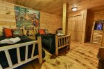 Twin bedroom on terrace level